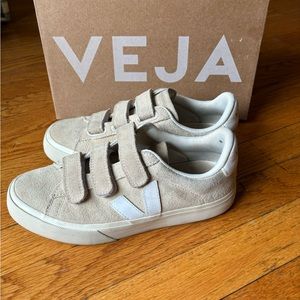 Veja - Velcro suede